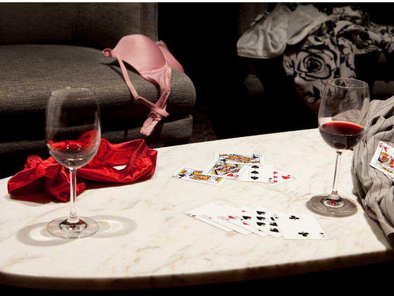 erotický strip poker