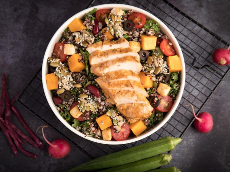 zeleninový šalát s kuracím mäsom